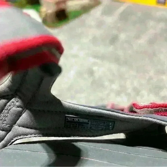 Teva Tanza Youth Sandals Size 4 Unisex Red Hook & Loop Water Shoe 1093489Y - Picture 9 of 9